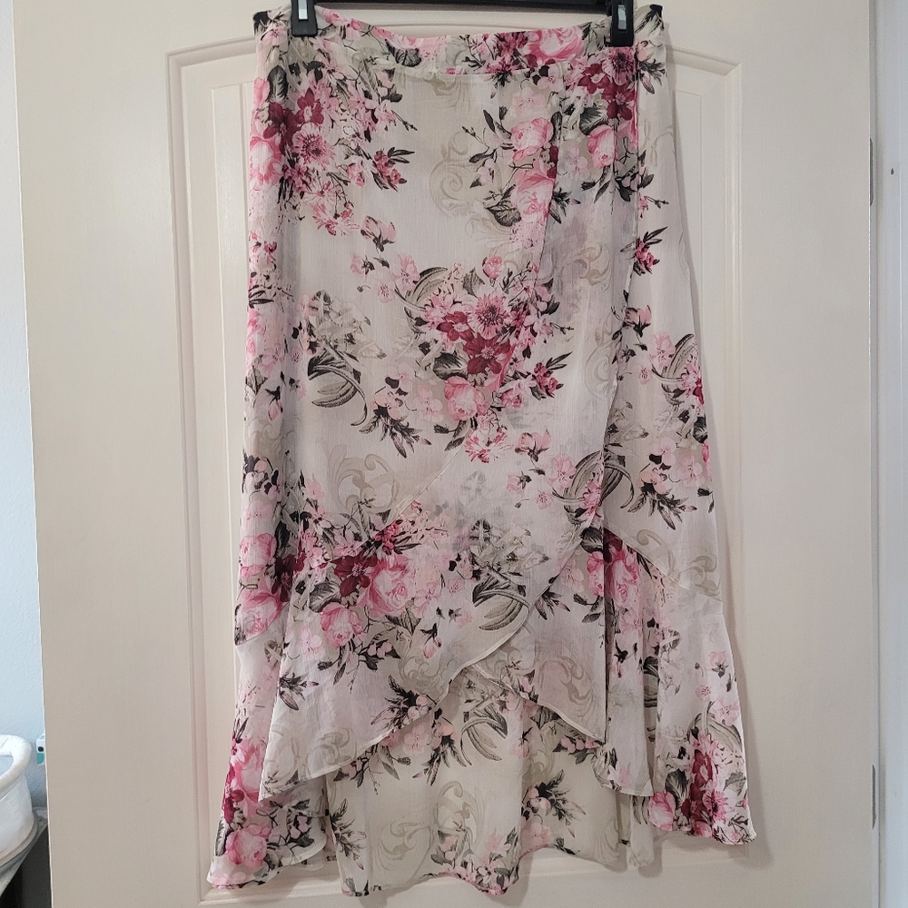 Jr Misses Skirt Size XL like new worn only a few times